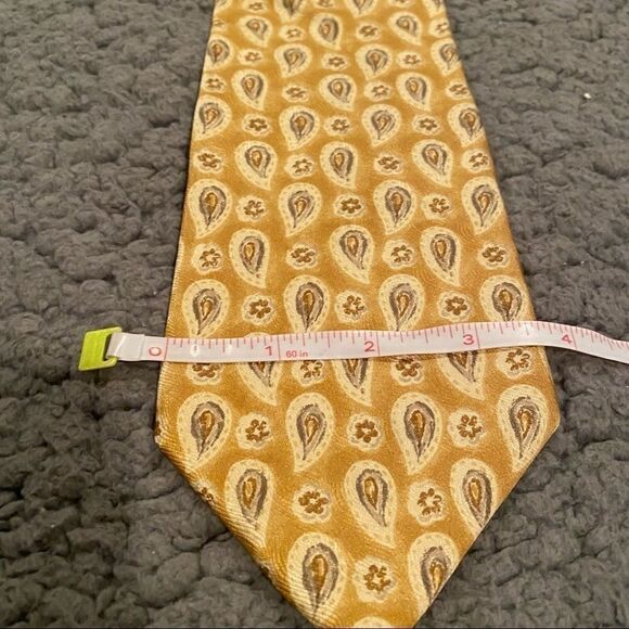 Geoffrey Beene Silk Yellow Paisley Neck Tie - Picture 6 of 6